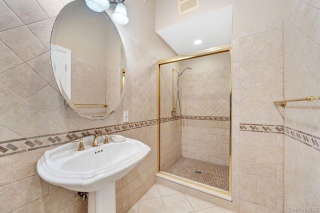 15 Abbey Drive, Commack, NY 11725