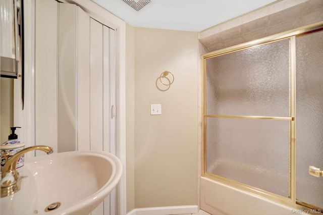 15 Abbey Drive, Commack, NY 11725