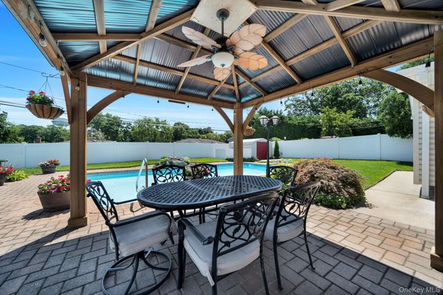 15 Abbey Drive, Commack, NY 11725