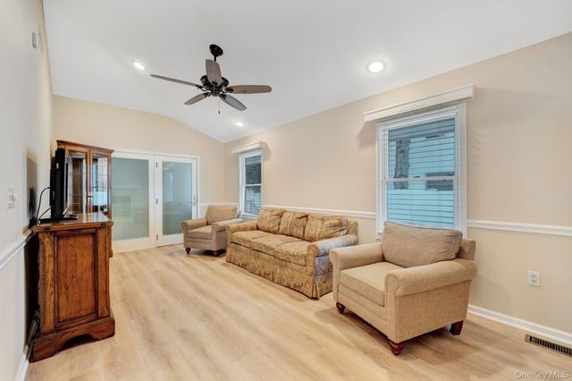 15 Abbey Drive, Commack, NY 11725