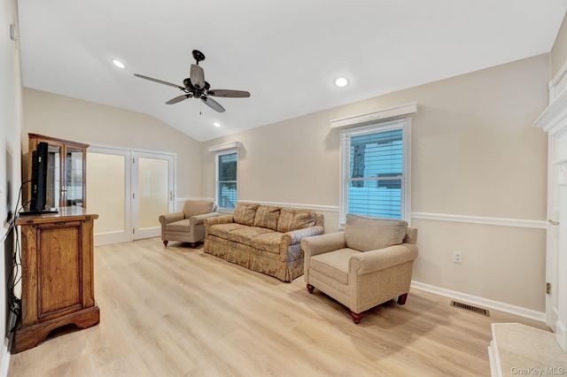 15 Abbey Drive, Commack, NY 11725