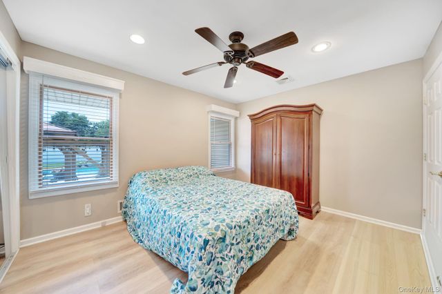 15 Abbey Drive, Commack, NY 11725