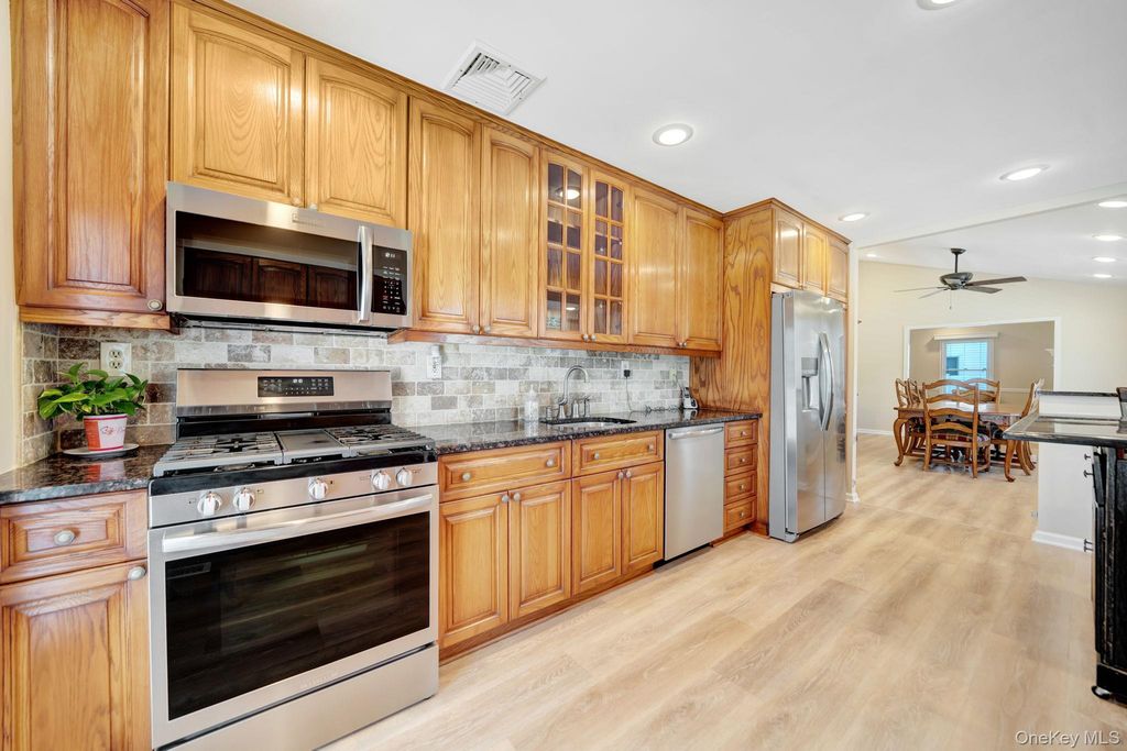 15 Abbey Drive, Commack, NY 11725 — photo 5
