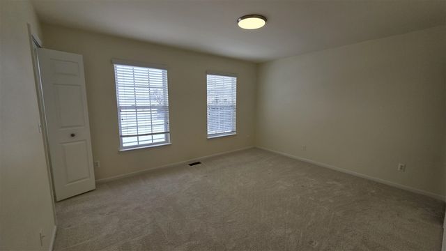 1547 Cass Lake Road, Keego Harbor, MI 48320