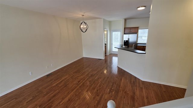 1547 Cass Lake Road, Keego Harbor, MI 48320