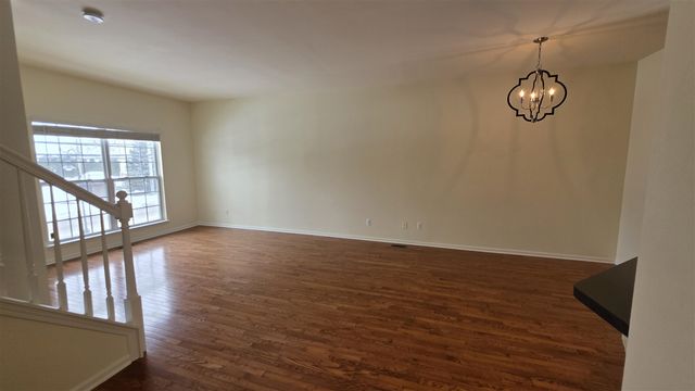 1547 Cass Lake Road, Keego Harbor, MI 48320