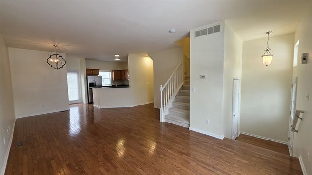 1547 Cass Lake Road, Keego Harbor, MI 48320