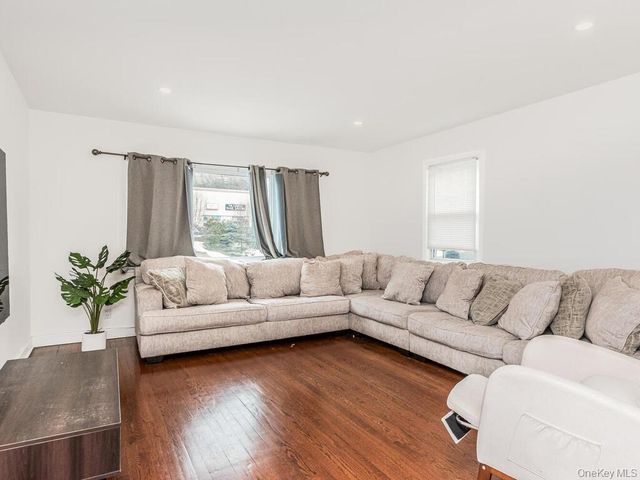 2096 Central Park Avenue, Yonkers, NY 10710