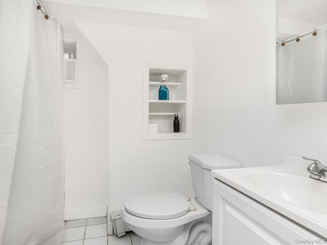 2096 Central Park Avenue, Yonkers, NY 10710