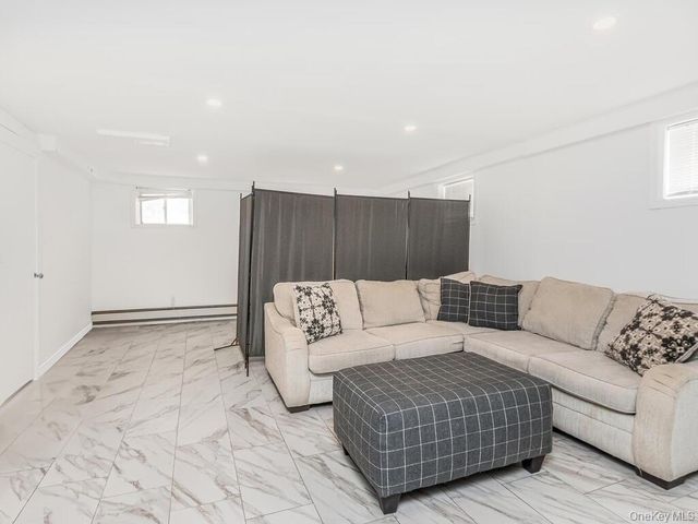 2096 Central Park Avenue, Yonkers, NY 10710