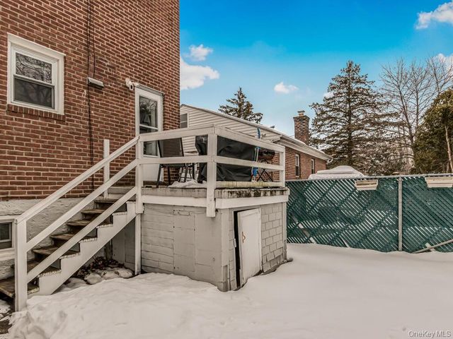 2096 Central Park Avenue, Yonkers, NY 10710