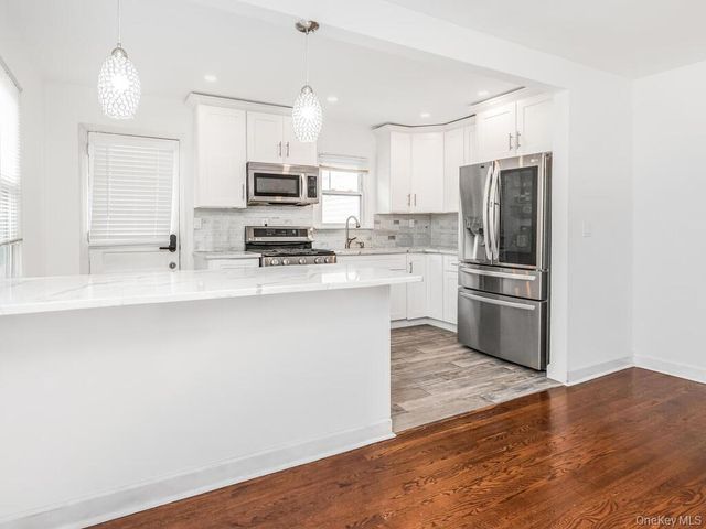 2096 Central Park Avenue, Yonkers, NY 10710