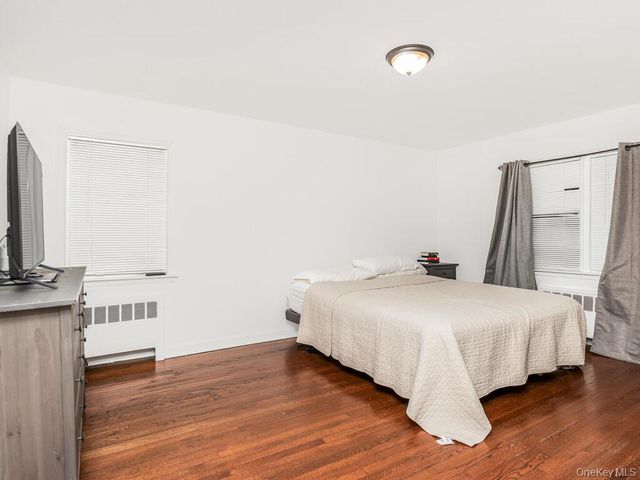 2096 Central Park Avenue, Yonkers, NY 10710