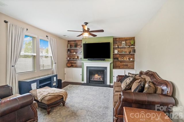1401 Kings Grove Drive, York, SC 29745