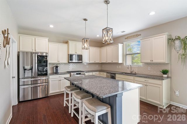 1401 Kings Grove Drive, York, SC 29745