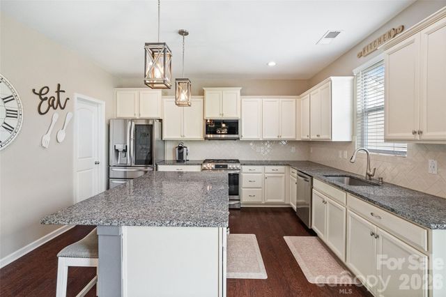 1401 Kings Grove Drive, York, SC 29745