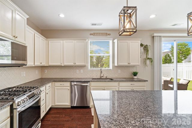 1401 Kings Grove Drive, York, SC 29745