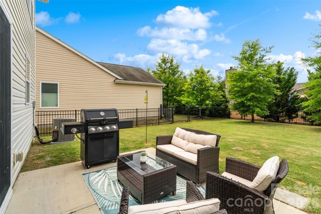 1401 Kings Grove Drive, York, SC 29745