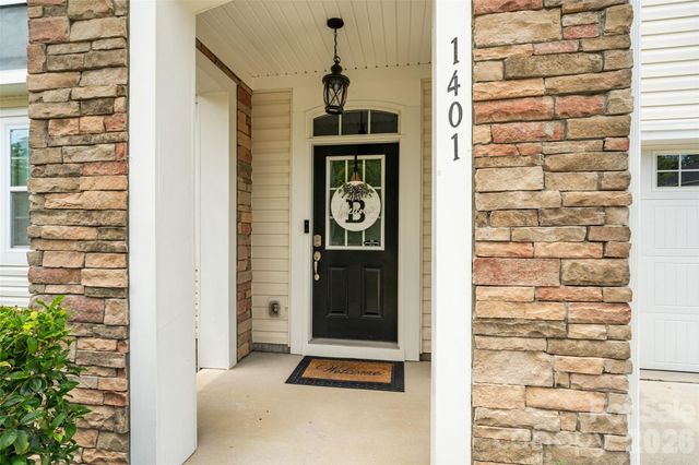 1401 Kings Grove Drive, York, SC 29745