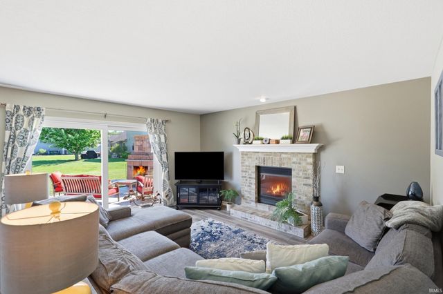 3221 Caledon Place, Fort Wayne, IN 46818