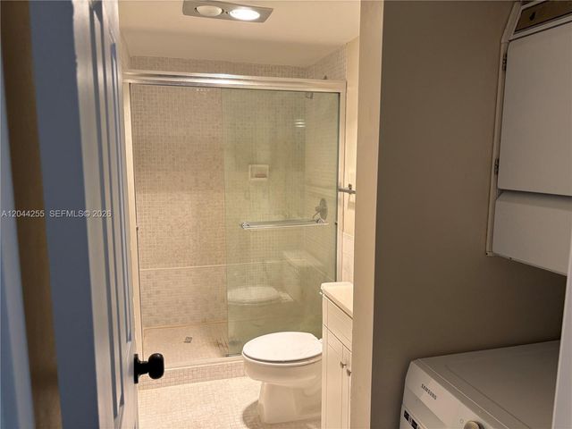 3701 N Country Club Drive 207, Aventura, FL 33180