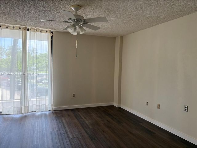 3701 N Country Club Drive 207, Aventura, FL 33180
