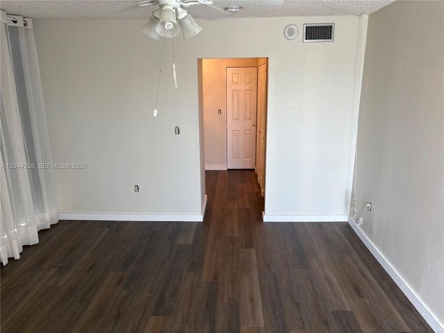 3701 N Country Club Drive 207, Aventura, FL 33180