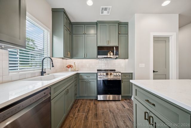 212 S Bluff Street B, Catoosa, OK 74015