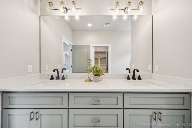 212 S Bluff Street B, Catoosa, OK 74015