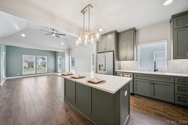 212 S Bluff Street B, Catoosa, OK 74015