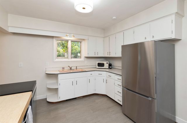 2316 Wakonda View Drive, Des Moines, IA 50321