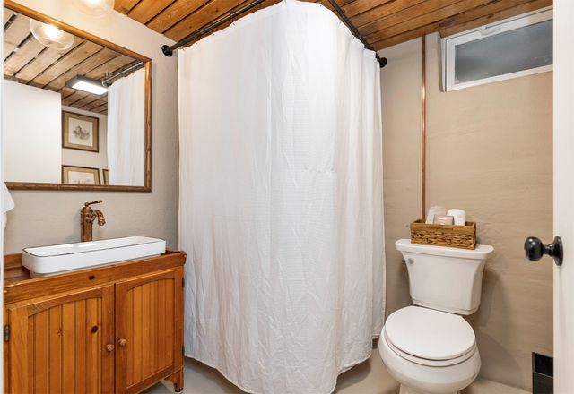 2316 Wakonda View Drive, Des Moines, IA 50321
