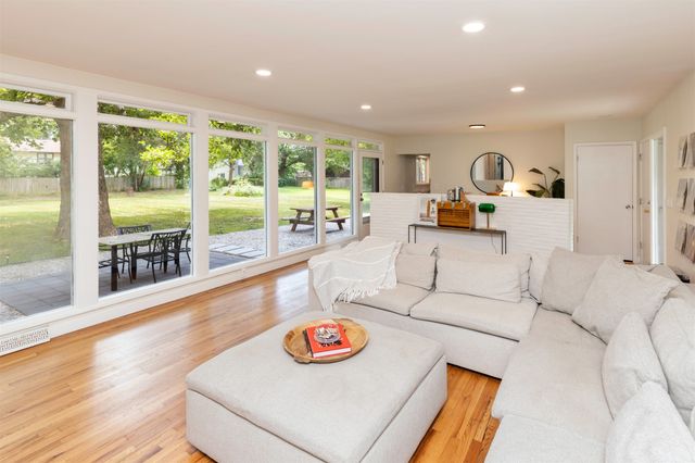 2316 Wakonda View Drive, Des Moines, IA 50321