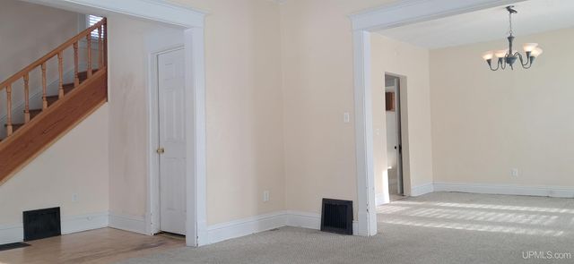 300 N 13th Street, Escanaba, MI 49829