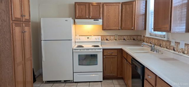 300 N 13th Street, Escanaba, MI 49829