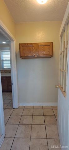 300 N 13th Street, Escanaba, MI 49829