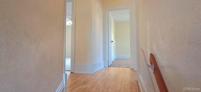 300 N 13th Street, Escanaba, MI 49829