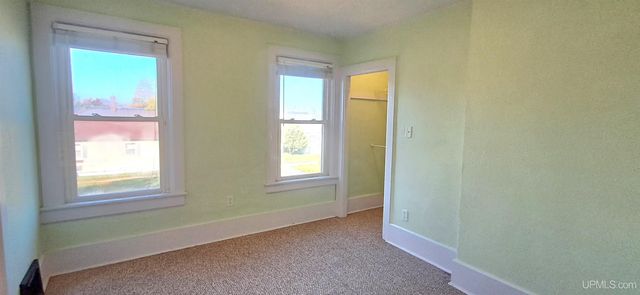 300 N 13th Street, Escanaba, MI 49829