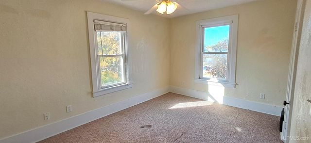 300 N 13th Street, Escanaba, MI 49829