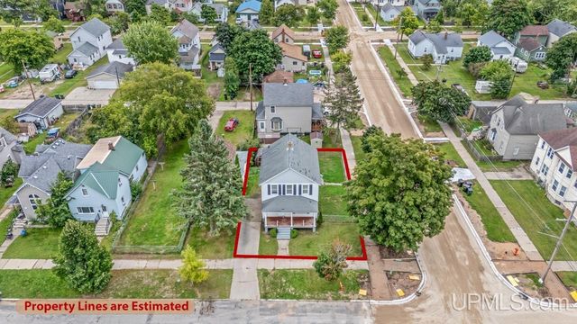 300 N 13th Street, Escanaba, MI 49829