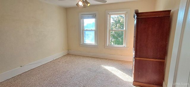 300 N 13th Street, Escanaba, MI 49829