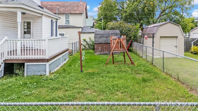 300 N 13th Street, Escanaba, MI 49829