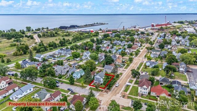 300 N 13th Street, Escanaba, MI 49829
