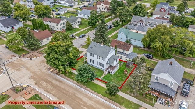 300 N 13th Street, Escanaba, MI 49829