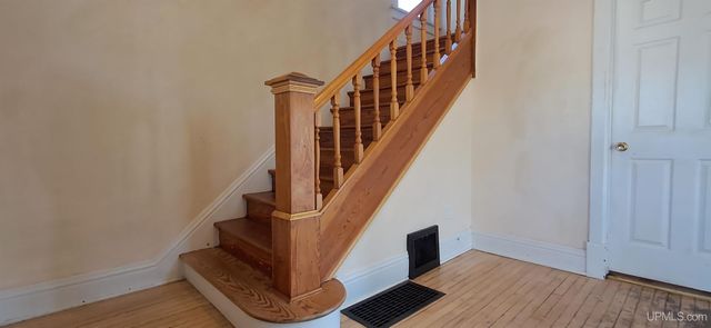 300 N 13th Street, Escanaba, MI 49829