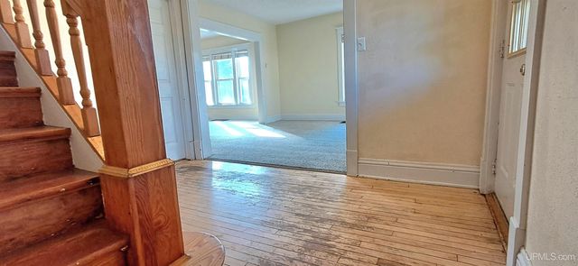 300 N 13th Street, Escanaba, MI 49829