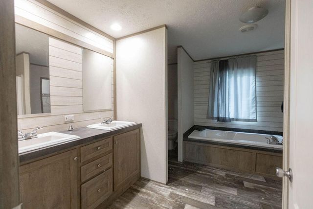 433 Busby Lane, Pineville, MO 64856