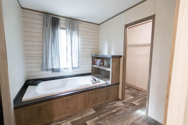 433 Busby Lane, Pineville, MO 64856