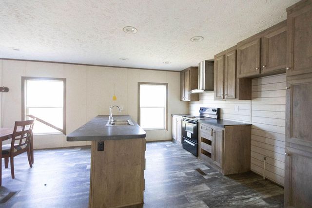 433 Busby Lane, Pineville, MO 64856