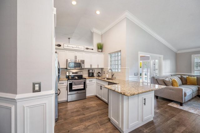 14832 PADDOCK Drive, Wellington, FL 33414